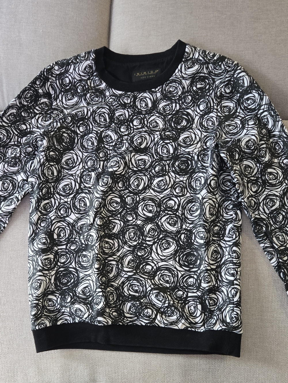 Black & White Swirl Crewneck Sweater by